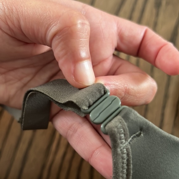 Warners Bra 36B. Lightly worn. Amazing material. - Picture 3 of 4